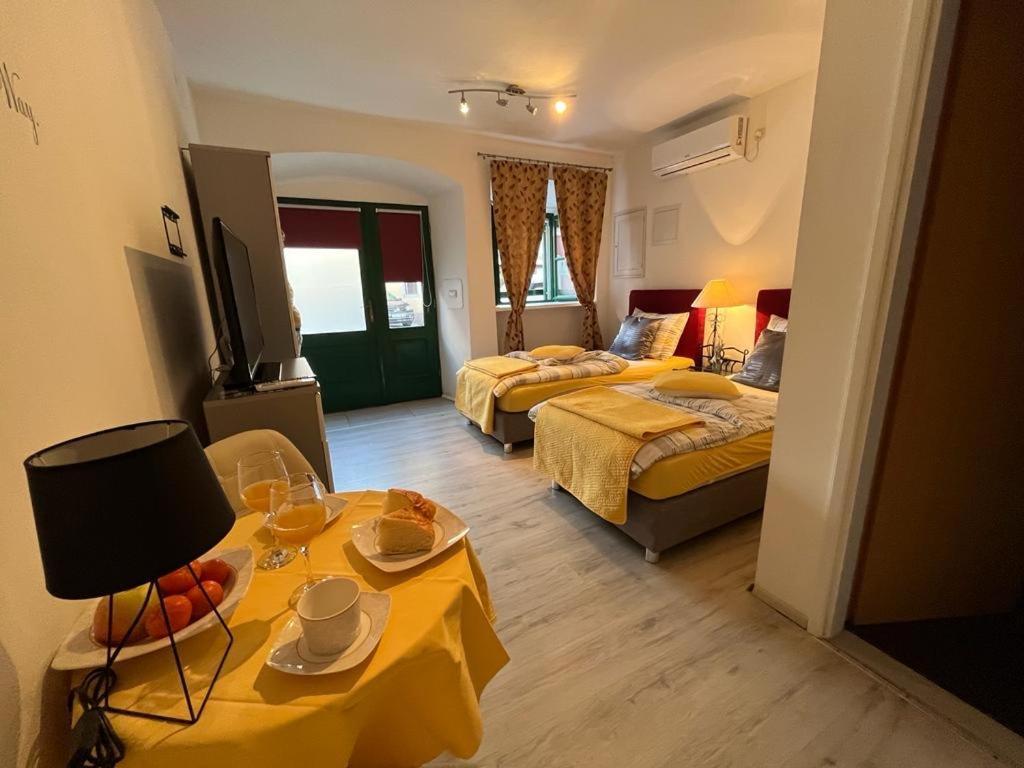 Titius Apartment Skradin Esterno foto